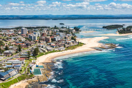 Aerial Image of THE ENTRANCE