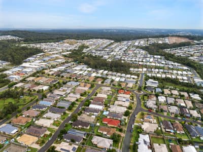 Aerial Image of HOLMVIEW