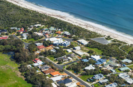 Aerial Image of PEPPERMINT GROVE BEACH