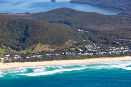 Aerial Image of BLUEYS BEACH