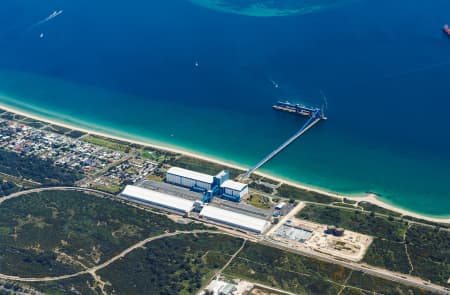 Aerial Image of EAST ROCKINGHAM