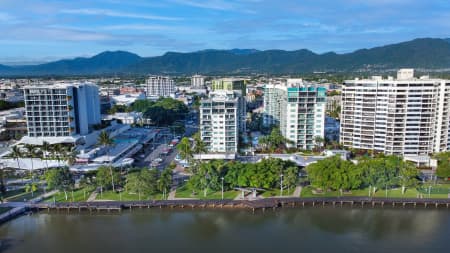 Aerial Image of CAIRNS CITY