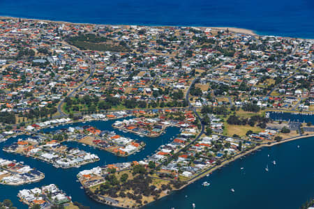 Aerial Image of HALLS HEAD