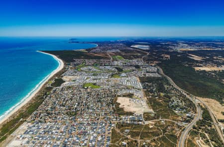 Aerial Image of GOLDEN BAY