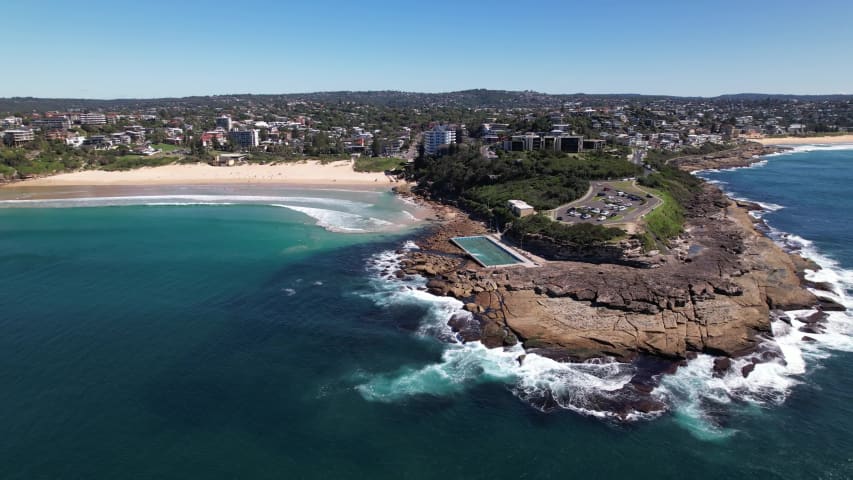 Aerial Image of FRESHWATER ROCKPOOL AND HARBORD DIGGERS