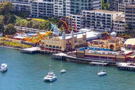 Aerial Image of MCMAHONS POINT