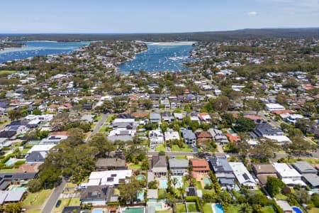 Aerial Image of WOOLOOWARE