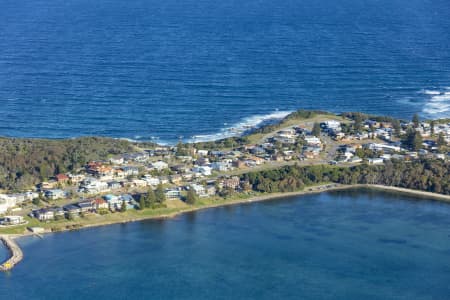 Aerial Image of SWANSEA HEADS TO CAVES BEACH