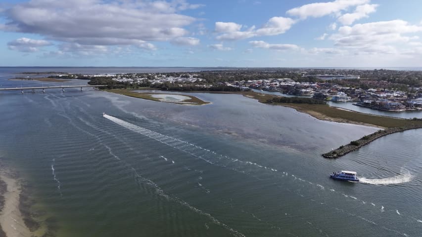 Aerial Image of HALLS HEAD