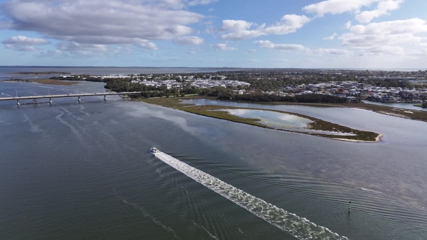 Aerial Image of HALLS HEAD