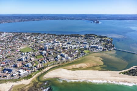 Aerial Image of THE ENTRANCE