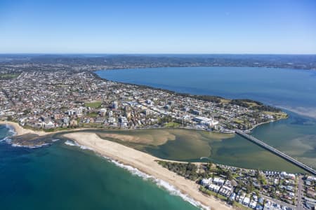 Aerial Image of THE ENTRANCE