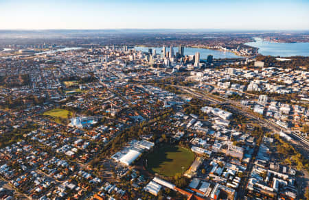 Aerial Image of LEEDERVILLE TOWARDS PERTH CBD
