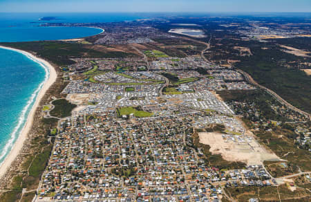 Aerial Image of GOLDEN BAY