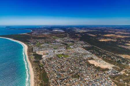 Aerial Image of GOLDEN BAY