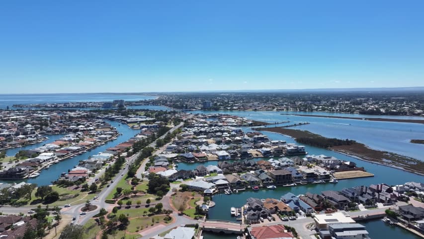 Aerial Image of HALLS HEAD