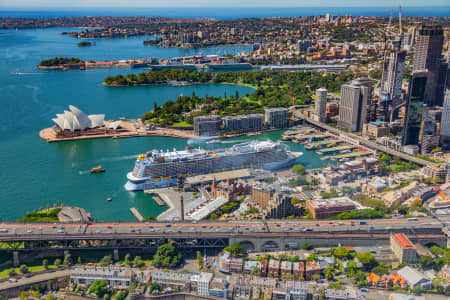 Aerial Image of CRUISE SHIP AT CIRCULAR QUAY