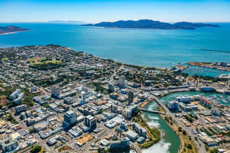 Aerial Image of TOWNSVILLE, NORTH WARD AND BELIGAN GARDENS