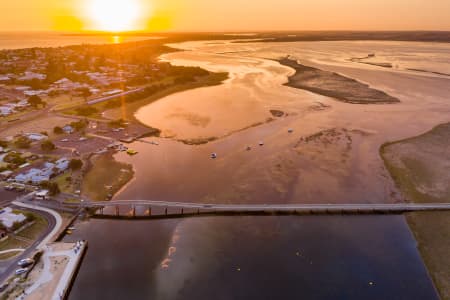 Aerial Image of SWAN BAY AND QUEENSCLIFF