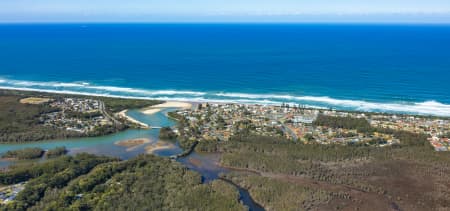 Aerial Image of LAKE CATHIE, PORT MACQUARIE