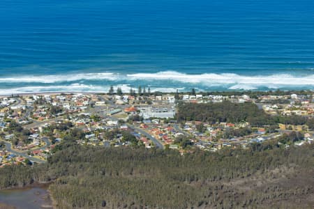 Aerial Image of WOOLWORTHS LAKE CATHIE