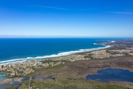 Aerial Image of LAKE CATHIE, PORT MACQUARIE
