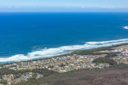 Aerial Image of LAKE CATHIE, PORT MACQUARIE