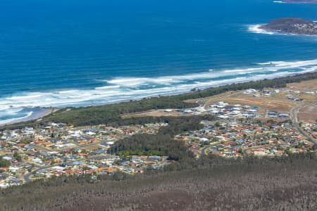 Aerial Image of LAKE CATHIE, PORT MACQUARIE