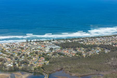 Aerial Image of LAKE CATHIE, PORT MACQUARIE