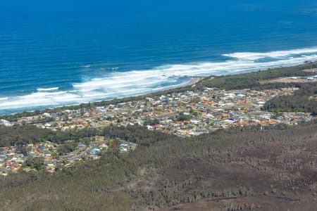 Aerial Image of LAKE CATHIE, PORT MACQUARIE