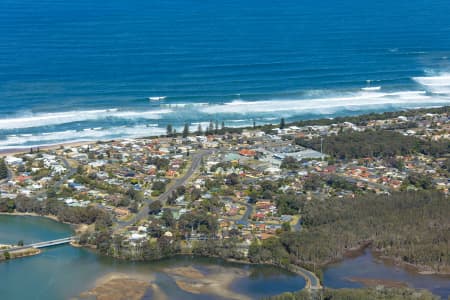 Aerial Image of LAKE CATHIE, PORT MACQUARIE