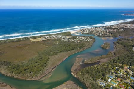 Aerial Image of LAKE CATHIE, PORT MACQUARIE
