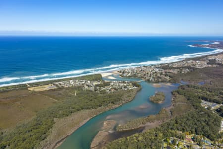 Aerial Image of LAKE CATHIE, PORT MACQUARIE