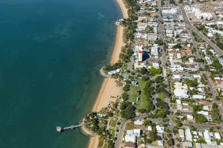 Aerial Image of THE STRAND AND NORTH WARD TOWNSVILLE