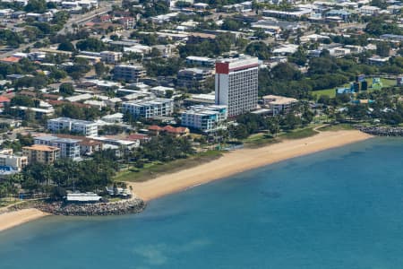 Aerial Image of THE STRAND AND NORTH WARD TOWNSVILLE