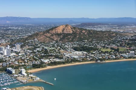 Aerial Image of THE STRAND AND NORTH WARD TOWNSVILLE