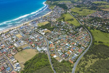 Aerial Image of LENNOX HEAD AERIAL