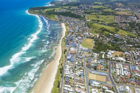 Aerial Image of LENNOX HEAD AERIAL