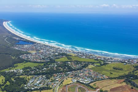 Aerial Image of LENNOX HEAD AERIAL