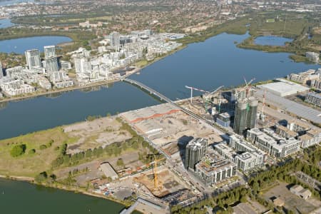Aerial Image of WENTWORTH POINT AND RHODES, LOOKING EAST