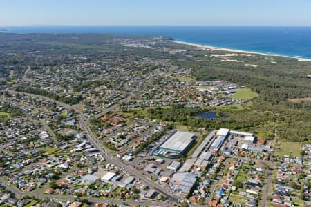 Aerial Image of BELMONT NORTH LOOKING EAST