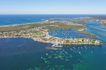 Aerial Image of MARKS POINT LOOKING SOUTH-EAST