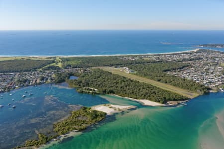 Aerial Image of LAKE MACQUARIE AIRPORT LOOKING SOUTH-EAST