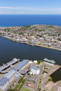 Aerial Image of PORT OF NEWCASTLE LOOKING SOUTH-EAST OVER CITY