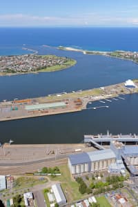 Aerial Image of PORT OF NEWCASTLE LOOKING EAST TO STOCKTON