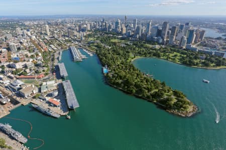 Aerial Image of ROYAL BOTANIC GARDENS LOOKING WEST TO SYDNEY CBD