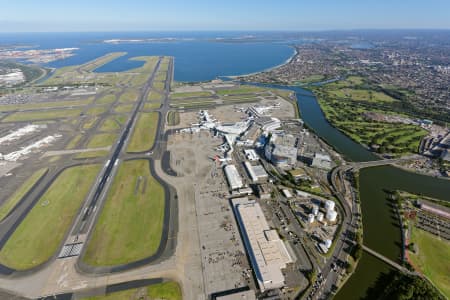 Aerial Image of SYDNEY AIRPORT LOOKING SOUTH