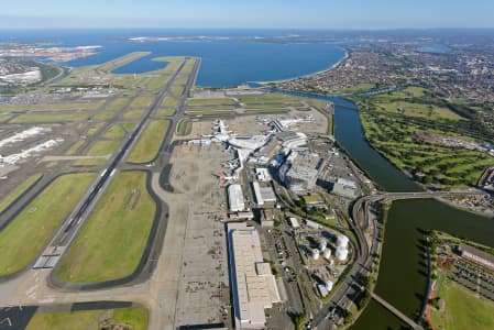Aerial Image of SYDNEY AIRPORT LOOKING SOUTH