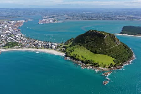 Aerial Image of MOUNT MAUNGANUI LOOKING SOUTH-WEST