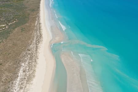 Aerial Image of CABLE BEACH LOOKING SOUTH